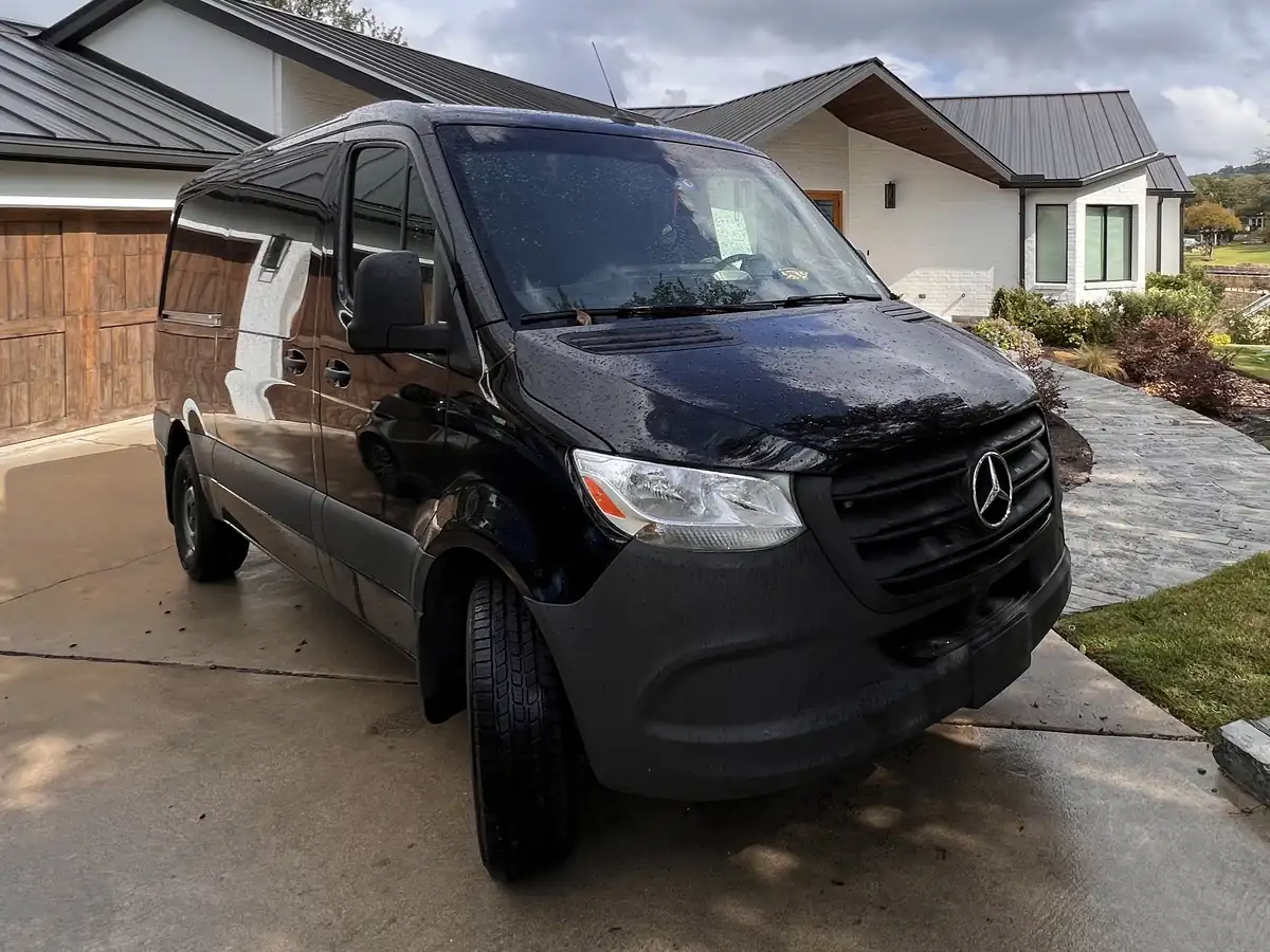 Sprinter Cargo Van (144WB, Loading Ramp)